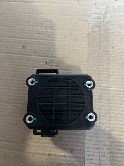 Динамік пішохода Polestar 2