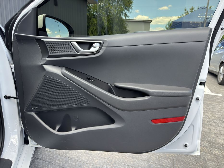 В продаже официальный Hyundai Ioniq Electric 2019