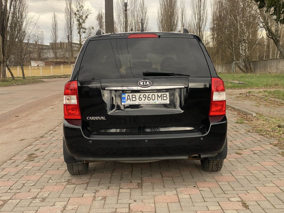 KIA Carnival 2012