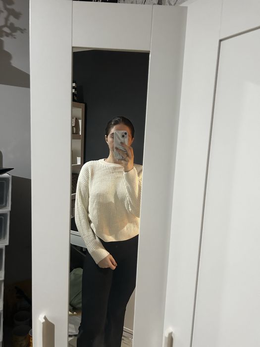 Sprzefam bialy damski sweterek