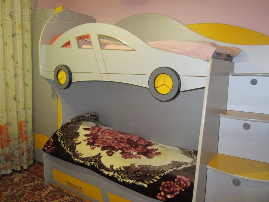 детская мебель с двух-ярусной кроватью для двоих детей