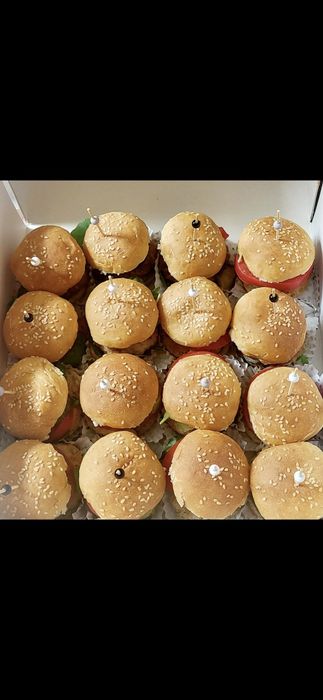 Catering obsługa imprez ciasta mięsa urodziny komunia wesela  sniadani