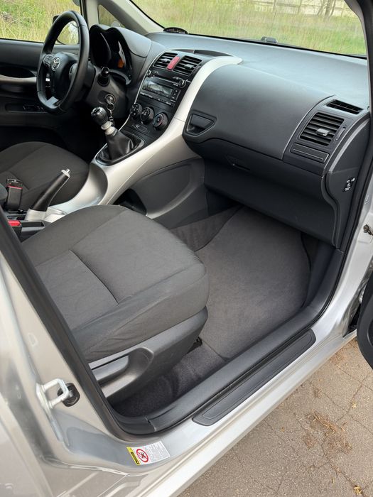 Тоyota Auris 2010 рік