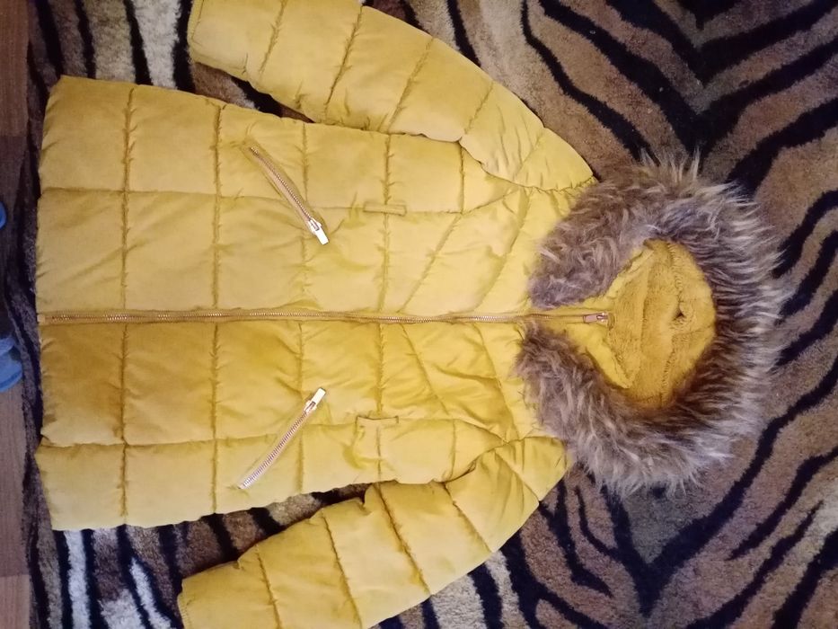 Зимова куртка для дівчинки