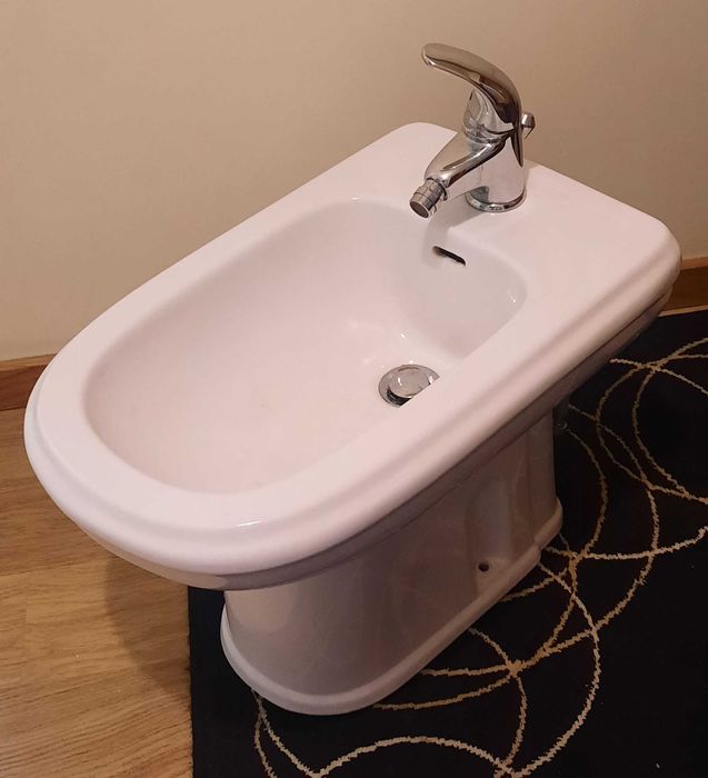 Bidé Sanindusa com torneira