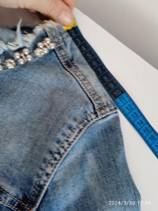 Курточка джинсова