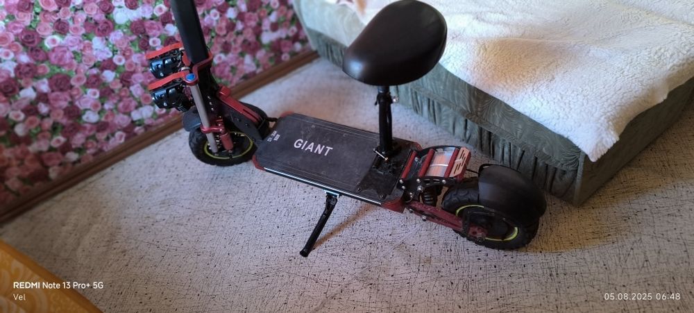 Электросамокат с сиденьем GIANT Outlander M11 (1600W 52V 26Ah