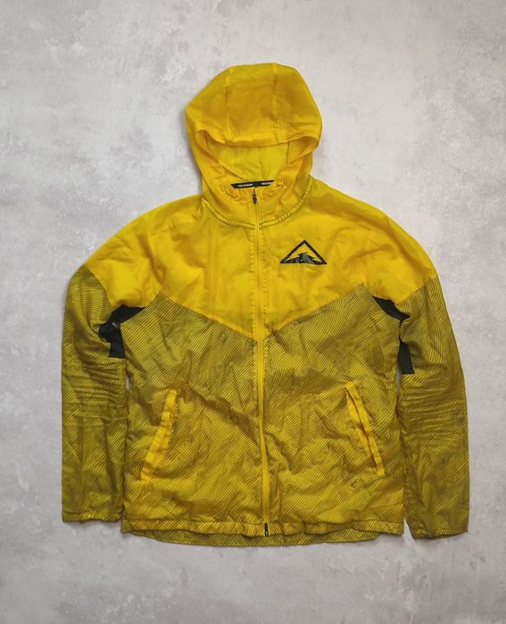 Чоловіча вітровка Nike Windrunner Trail Jacket (Speed Yellow)
