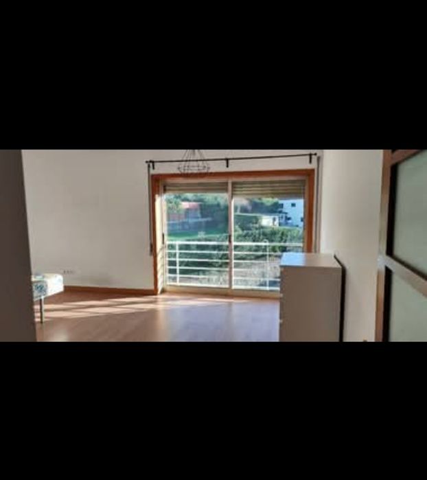 Alugo quarto feminino em vila nova de Famalicão