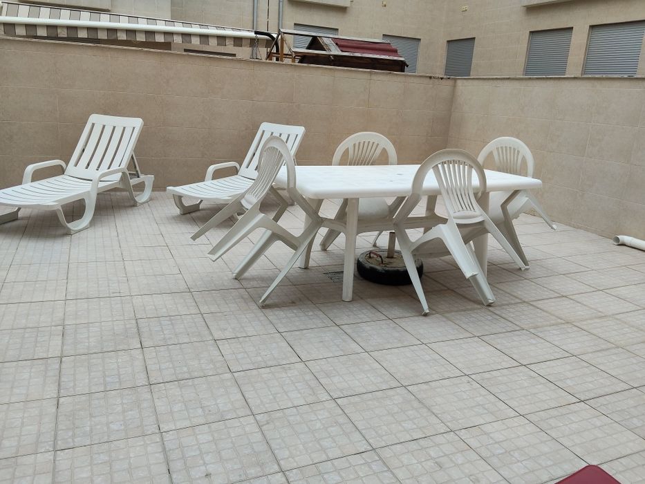 Apartamento T2 na Praia da Nazaré, com vista  mar, na lateral