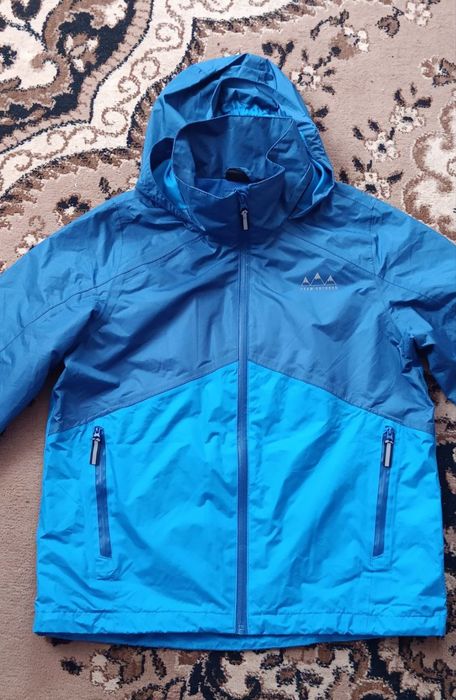 Куртка спортивная , ветровка, непродувайка.  Бренд Crivit