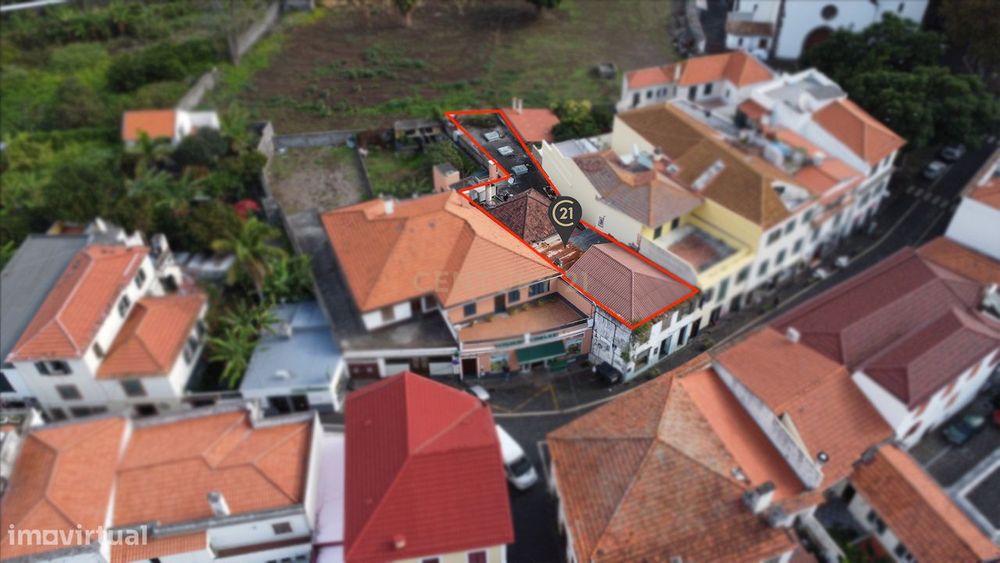 Prédio no centro de Machico - Potencial de Investimento
