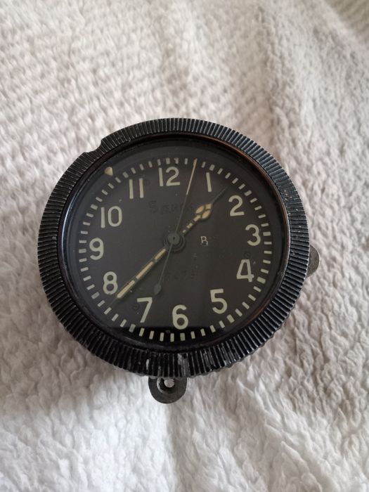 Продам часы танковые приборные
