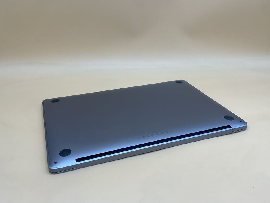 Macbook air 2020 m1 256 gb ssd 16gb батарея 83 цикла!