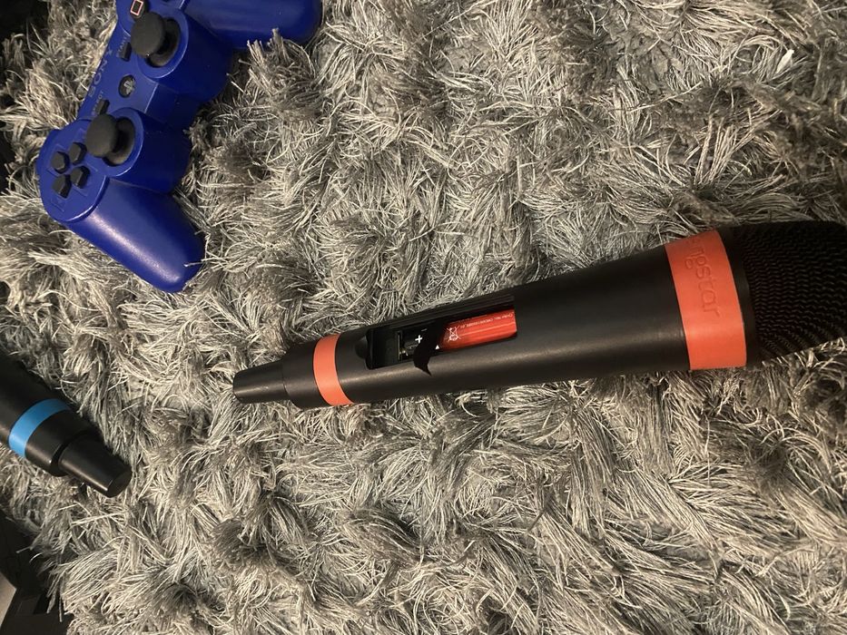 Playstation 3 + 17 gier + pady + alcesoria (Move/Skylanders/Singstar)