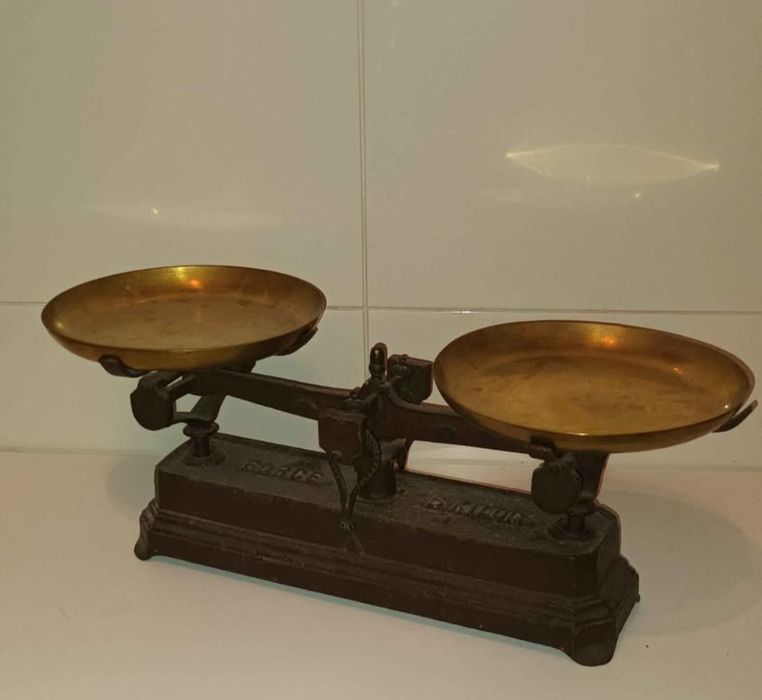 Balança Romana de mesa antiga