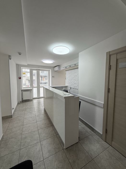 Продаж комерційного приміщення з ремонтом, 80 м², по вул. Одеська