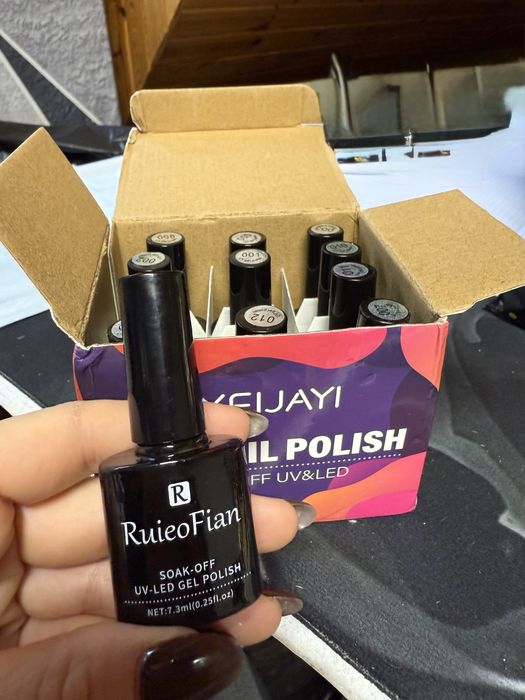 Zestaw 12 lakierów hybrydowych