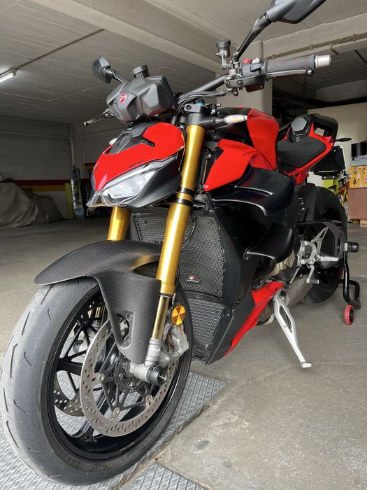 DUCATI Streetfighter V4S  2025