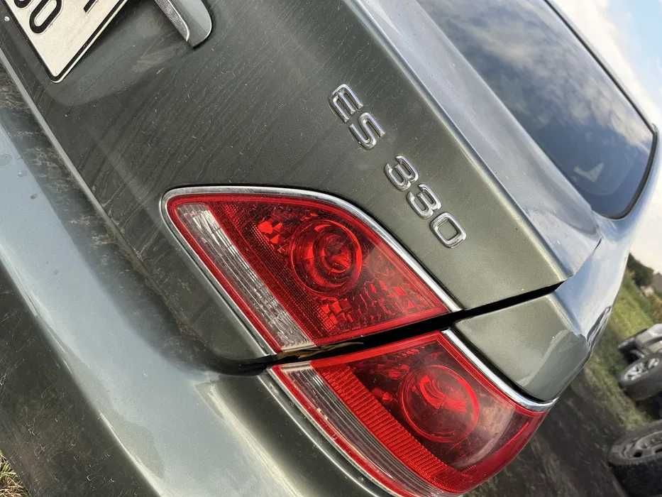 Кришка багажника  на авто  Lexus  2001-2006 року В наявності