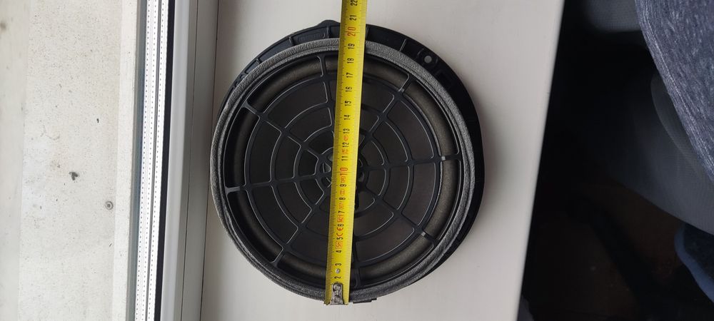 Динамики (мидбасы) audi a4 2017 (рестил)