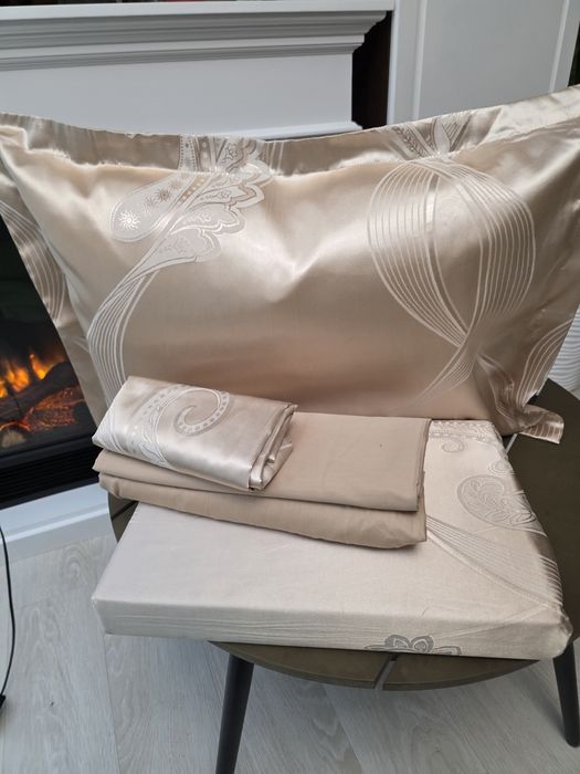 Жакардова сатинова постільна білизна євро