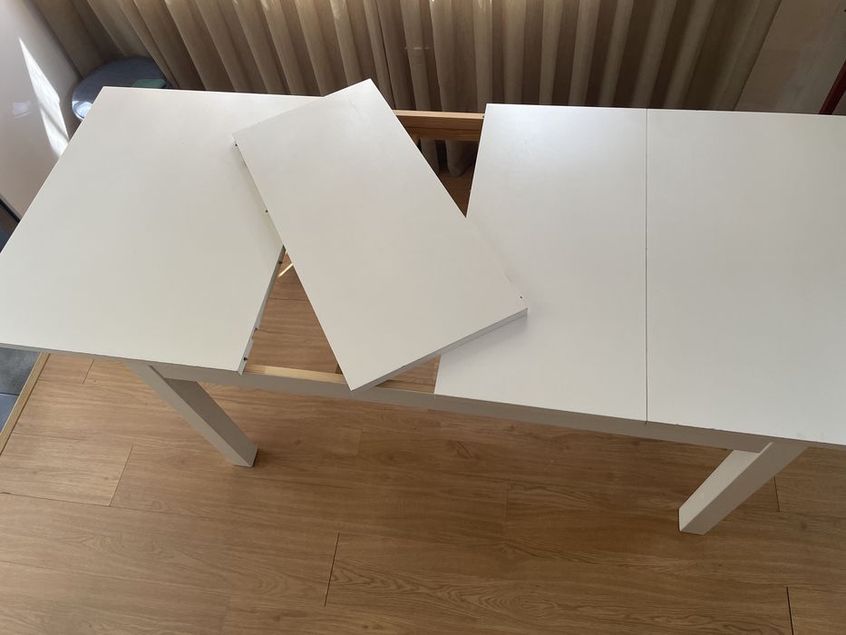 Mesa de Jantar Extensível Branca (BJURSTA IKEA) – Muito Versátil