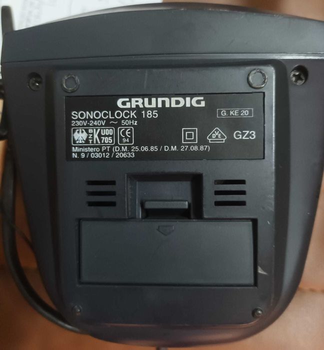Rádio Despertador Grundig