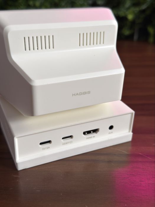 Stacja dokujaca / hub z wyswietlaczem