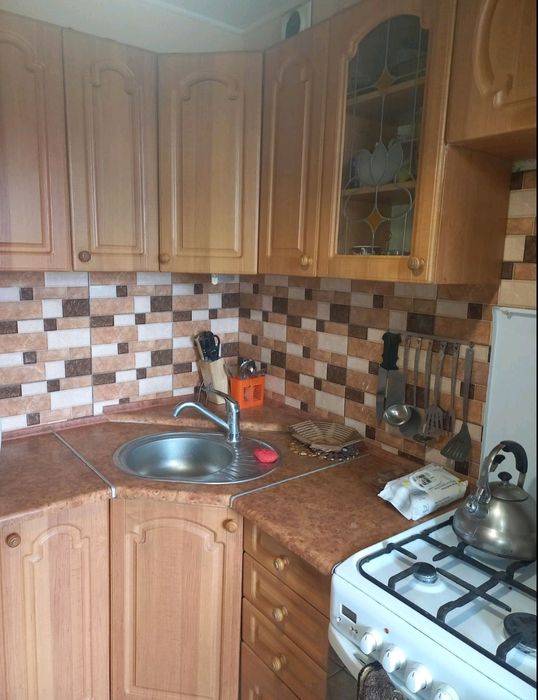 Продається 2 кімнатна , 54 м, вул. Дніпровська.