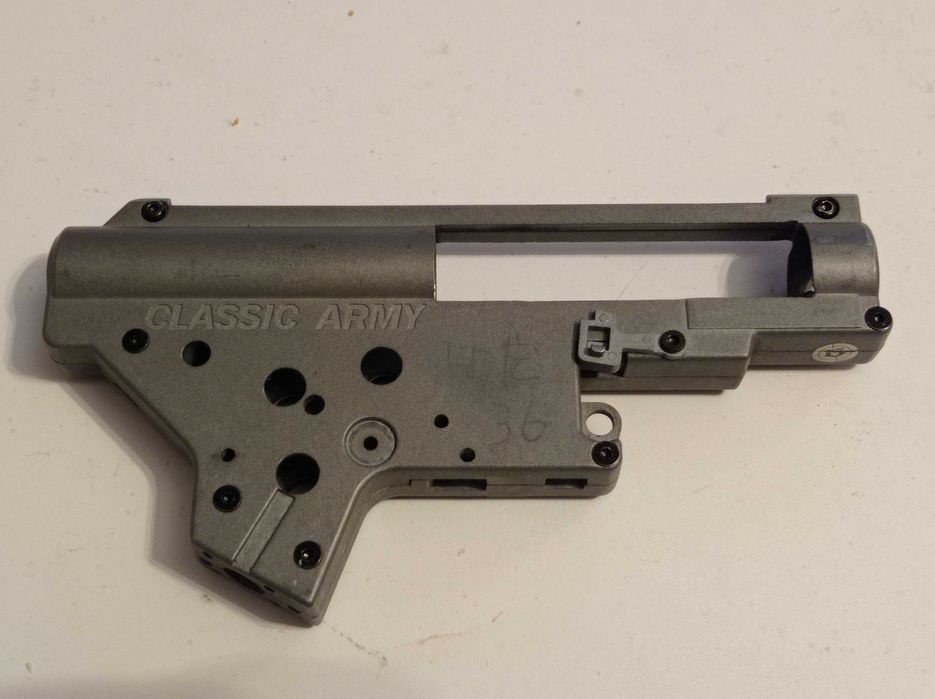 Dwójnóg, chwyt, ładowarka, gearbox