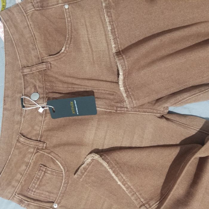 Жіночі стильні джинси