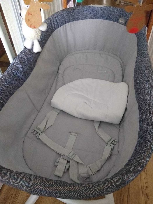 Chicco Baby Hug 4in1 + столик + матрасик