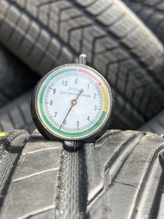 *Opona Uniroyal pojedynka 215/55/18