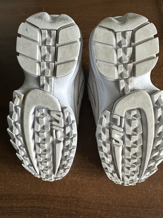 Білі масивні кросівки Fila Disruptor 37,5 (23,5)