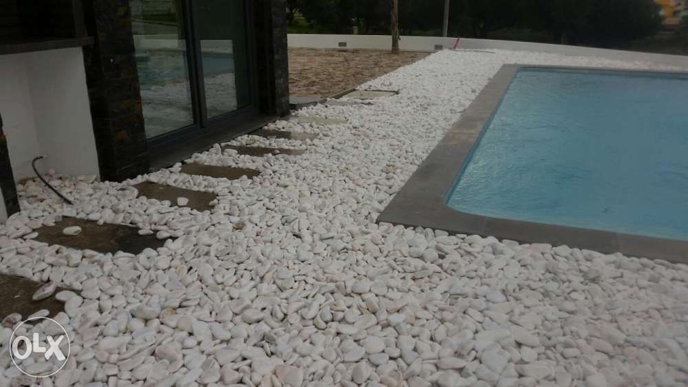 Seixo rolado de marmore - pedra para jatdim