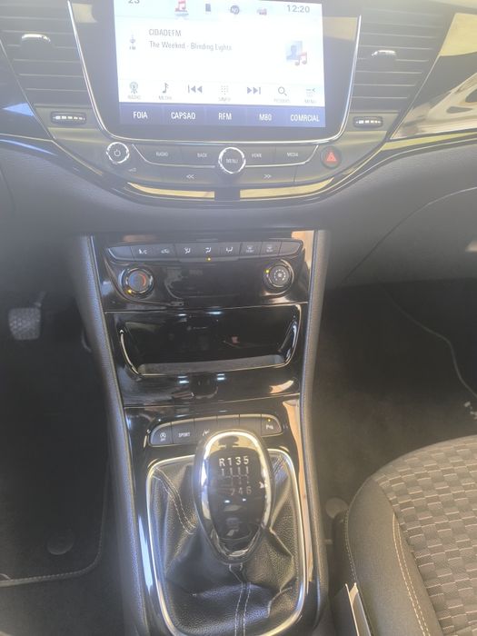 Opel astra sports tourer branca