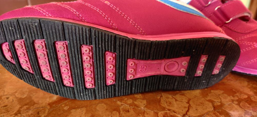 Черевики, кросівки для дівчинки