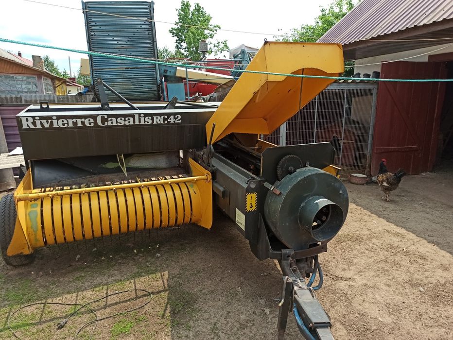 Прес підбирач Rivirre casalis