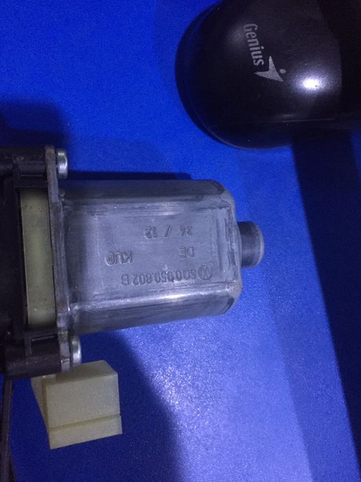 Ауди А3 электродвигатель с рамкой в зборе стеклоподьемника передний пр