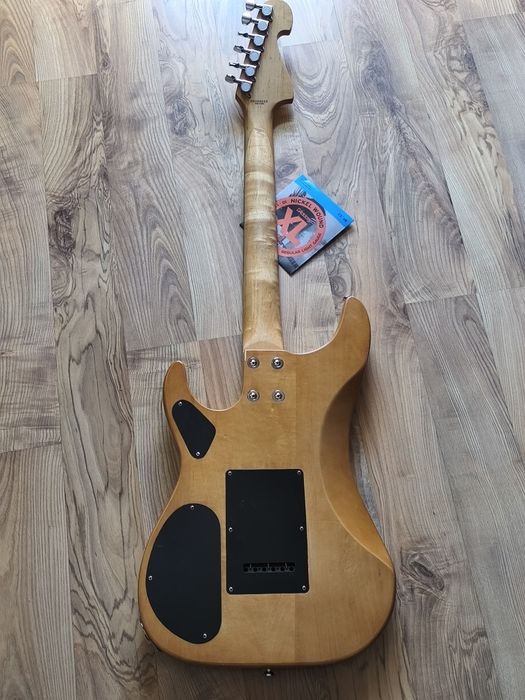 Gitara elektryczna Washburn N 1 ,Nuno Bettencourt, olcha