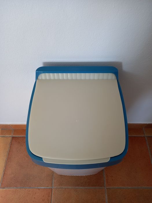 Cesto com tampa Domplex