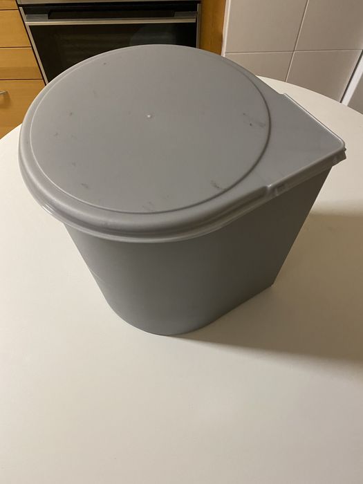 Caixote lixo com fixaçao na porta