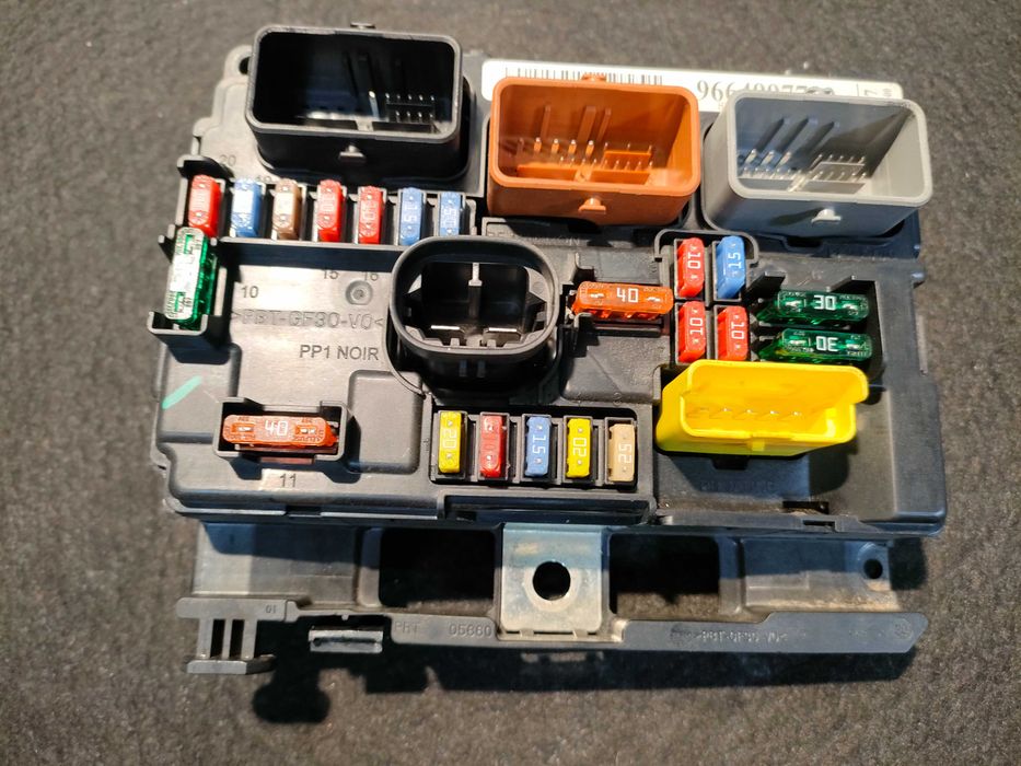 Citroen Peugeot moduł BSM-R07