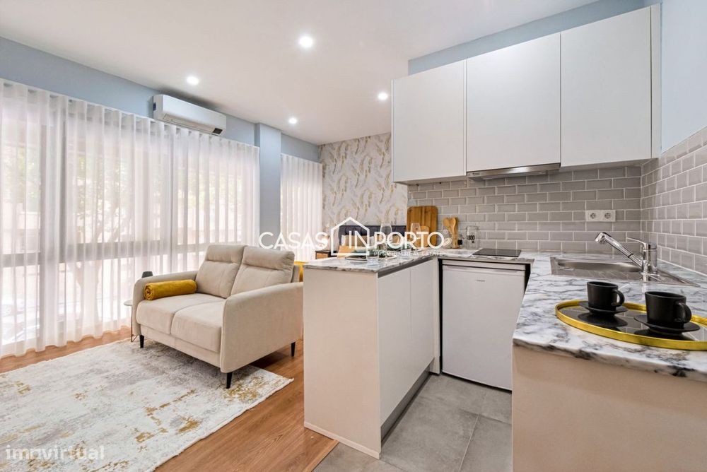 Apartamento MOBILADO E EQUIPADO, junto ao metro dos Combatentes