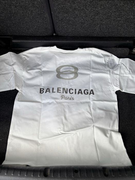 T shirt branca Balenciaga Paris
