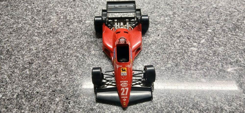 Miniatura Ferrari 126 C4 Bburago 1:24