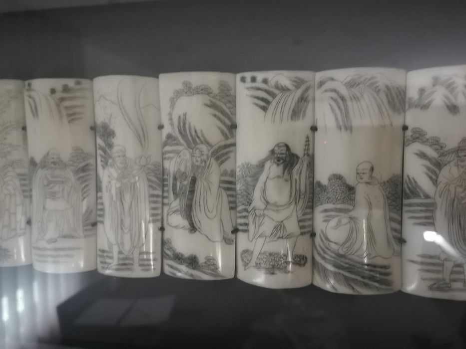 Quadro com 18 budas