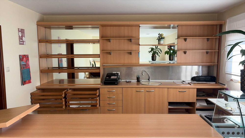 Mobiliário de Padaria/Pastelaria + Vitrine