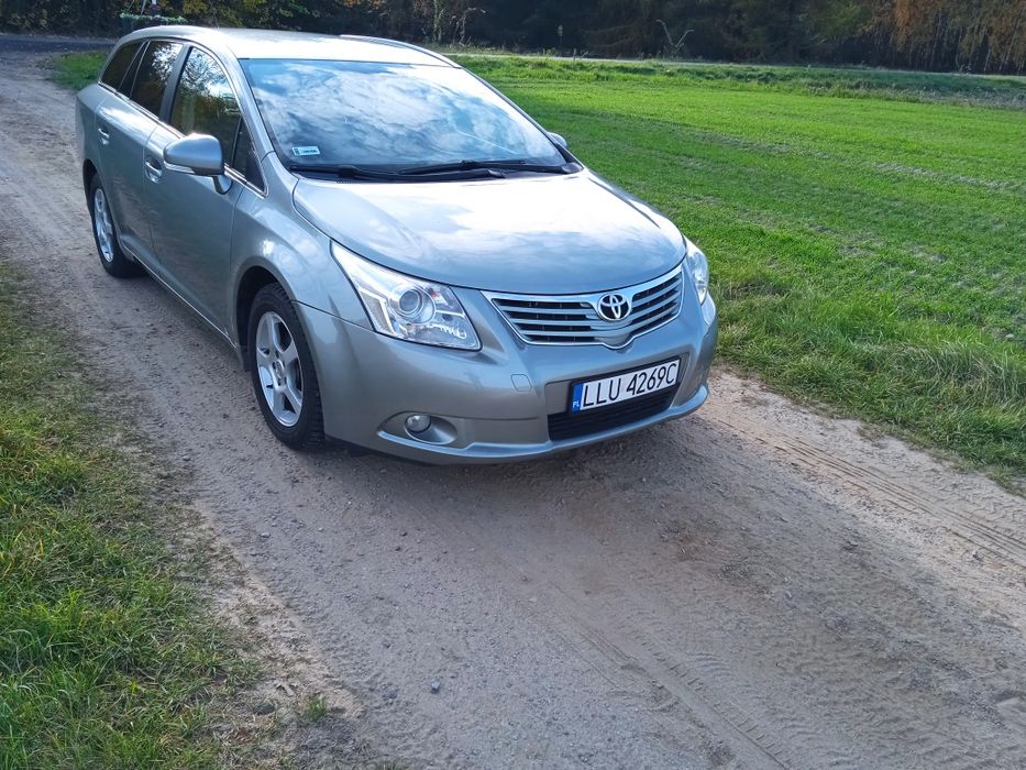 Sprzedam Toyotę Avensis